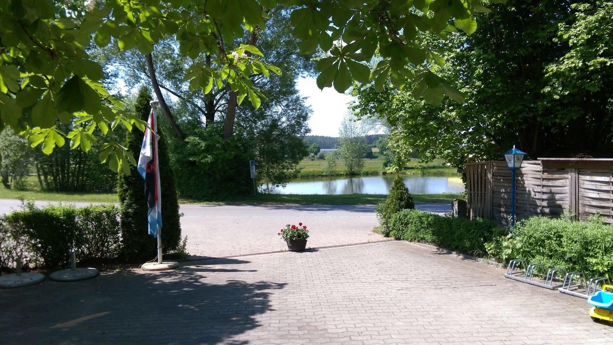 Gasthaus Pension Rezatgrund Windsbach Exterior photo